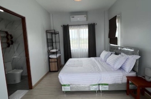 Cha-am Villa | Beautiful new villa by the beach with a pool