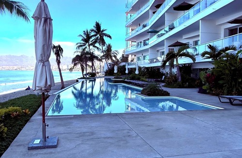 Bucerias Condo | Beautifully decorated Beachfront/Oceanfront Luxury Condo in Bucerias