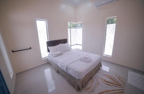 Kampung Kelewang Jatoh Hostel | Bee Good Chalet