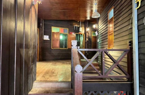 Old City Hotel | Belvilla Baan Elephant Home