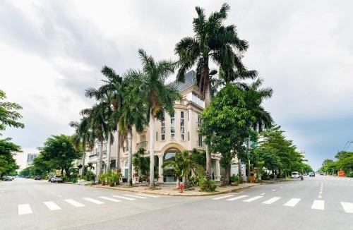 Phu My Hung Apartment | Belvilla Luxury Hotel Near SECC Formerly Sunshine Garden Hotel