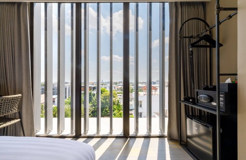 Chom Phon Hotel | Benjarong Hotel Bangkok