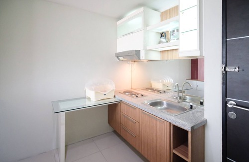 Siwalankerto Apartment | Best Choice And Homey Studio At The Square Apartment