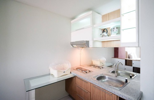 Siwalankerto Apartment | Best Choice And Homey Studio At The Square Apartment