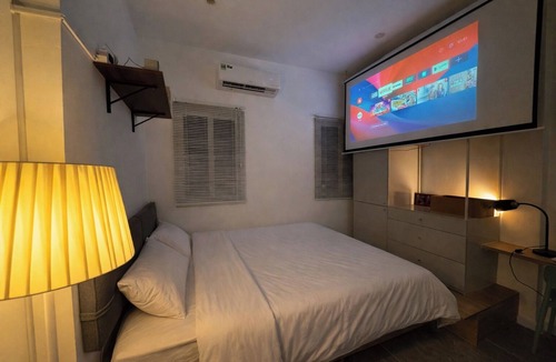 Downtown Ho Chi Minh City Apartment | Best Location | Home Cinema | Peaceful | Calmigo