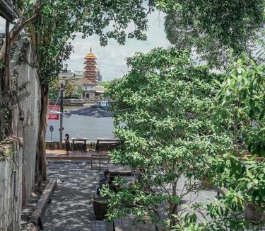 Talat Noi Apartment | Best River view, Retro vibe studio apartment - Bangkok Old Town