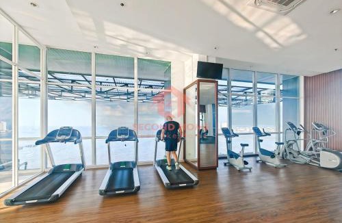 Pluit Apartment | Best View 1BR Baywalk Condo Pool Gym, Wi-Fi