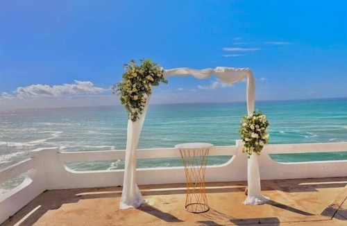 La Fonda House | Big Beautiful Plaza Del Mar Home 6 Bedrooms 5.5 Bathrooms, 9 Beds.