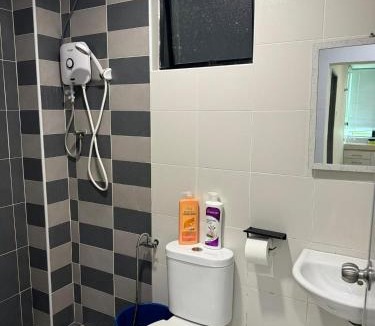 Kampung Kuala Pari Apartment | Big Big Big family escape 4BR side pool view, Ipoh