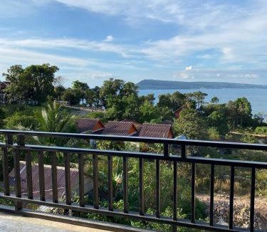 Koh Rong Sanloem House | Big Head Bungalows