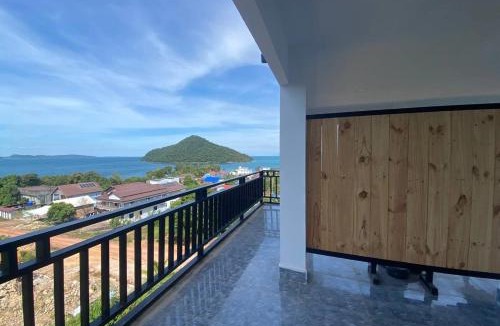 Koh Rong Sanloem House | Big Head Bungalows