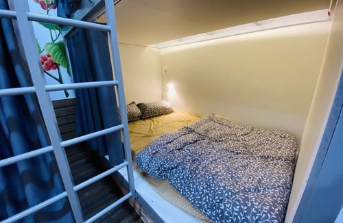Bui Thi Xuan Hostel | Biggest Dorm Beds @Gare de L'amour hostel 5 mins walk to Backpackers Street