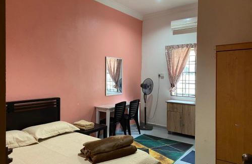 Kampung Gong Merbau House | Bilik Harian Pengkalan Chepa