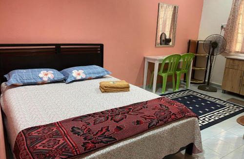Kampung Gong Merbau House | Bilik Harian Pengkalan Chepa