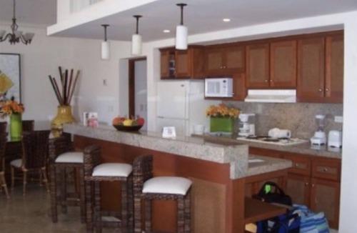 Marina Apartment | BISBEE WEEK Black/Blue marlin tourn-on beach 2 bdrm condo.In the heart of CABO!