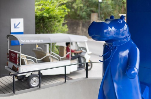 Bang Na Hotel | Blue Hippo & Red Crocodile Hotel