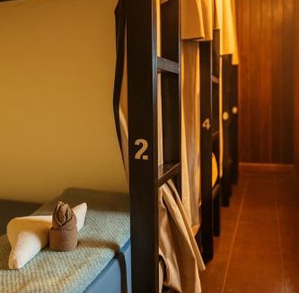 Siem Reap Hostel | Blue monkey - Bouldering Guesthouse