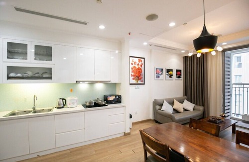 Hoang Mai Apartment | Bom Homestay Vinhomes Times City