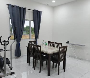 Tanjung Kling House | Bonda Homestay Pantai Puteri