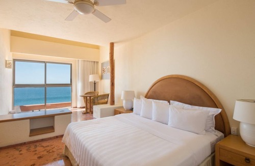 San Jose del Cabo Hotel | Breezy Studio Escape Near the Ocean