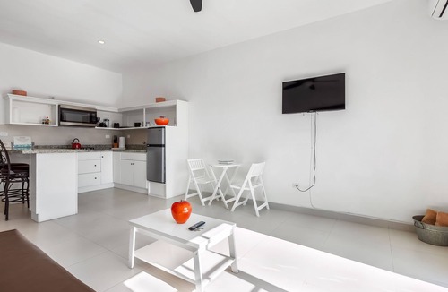 La Paloma Apartment | Bright dog-friendly suite with kitchenette, heated outdoor pool, hot tub, patio