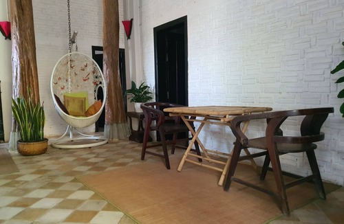 Svay Pao House | Brightness Villa, Private Home Stay, Around you