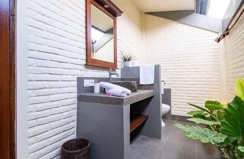 Selong Belanak Hotel | Bruga Villas Restaurant and Spa