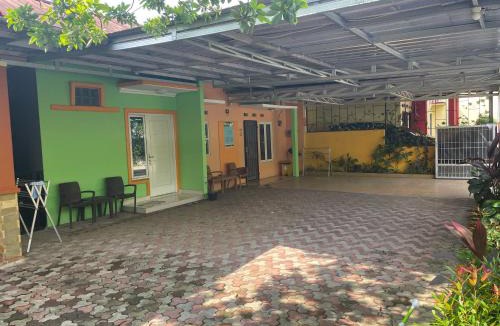 Cibinong House | Bu Sur Homestay