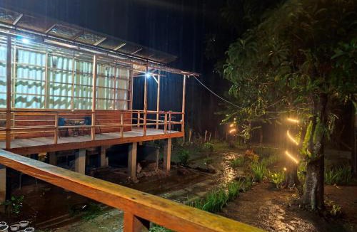 Batang Serangan House | Bua Guesthouse Tangkahan