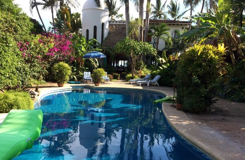 Bucerias House | BUCERIAS~EX-LARGE CASA~10 SECONDS to BEACH~Lush Tropical Gardens~Great Location~