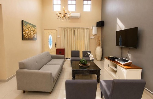 Alor Gajah House | Bucketland Family Villa 5 - Private Pool, Karaoke & BBQ