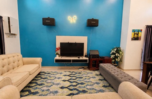 Alor Gajah House | Bucketland Villa 2 Alor Gajah Melaka - Private Pool, Karaoke & Foosball