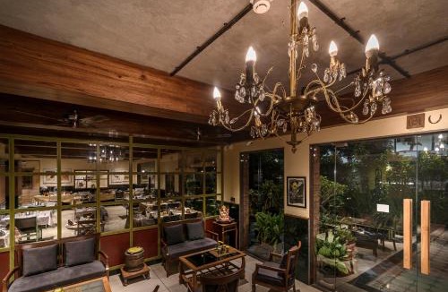 Surat Bed & Breakfast | Budget Inn Bellevue