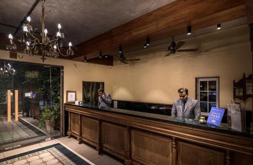 Surat Bed & Breakfast | Budget Inn Bellevue