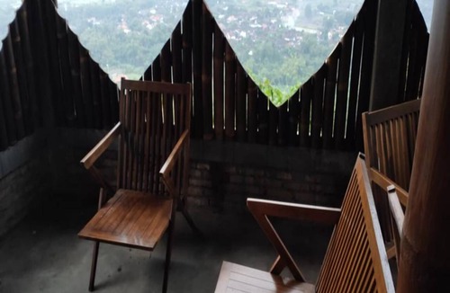 Srimulyo Hostel | Bukit Tompak Cottage