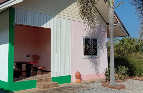 Ban Dung House | Bungalow 36 m2 with swimming pool on 400 m2 of land, Welcome to our home in Isan