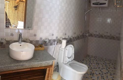 Hoa Lu House | Bungalow with garden view 5 min to Tam Coc and many shop, restaurant.