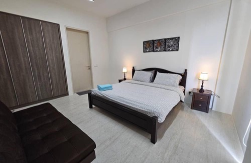 Batu Ferringhi Apartment | By The Sea Cozy Beachfront Home, Batu Ferringhi