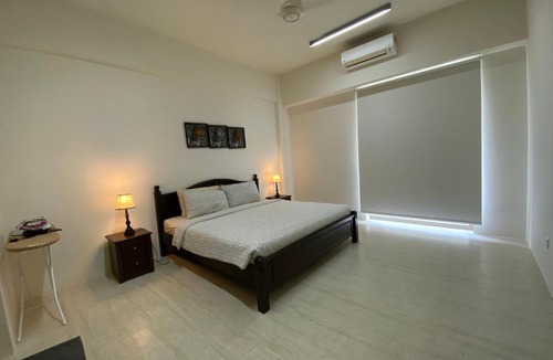 Batu Ferringhi Apartment | By The Sea Cozy Beachfront Home, Batu Ferringhi