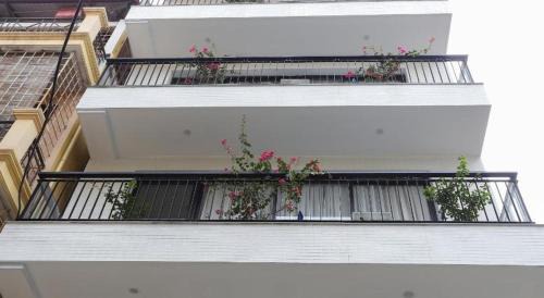 Nghia Đo Apartment | Căn hộ studio xinh xắn với ban công và bồn tắm