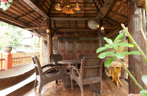 Wua Lai Cabin | Cabin Home w/Beautiful Garden Old Town