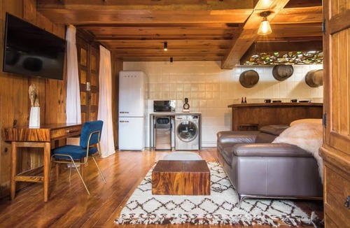 Alvaro Obregon House | Cabin-style house near Santa Fe