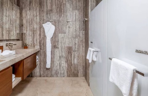 Santa Rosa Hotel | Cabo Luxury Escape | 2BR Suite at Solaz + Views