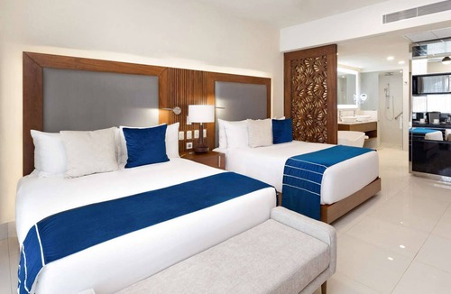 Santa Rosa Hotel | Cabo’s Premier Luxurious Resort- Villa La Valencia 1,2 or Studio