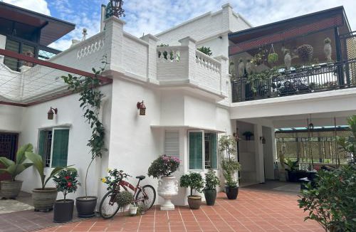 Genting Sempah Villa | Camellia House, Dual-Suite bungalow with Swimming Pool