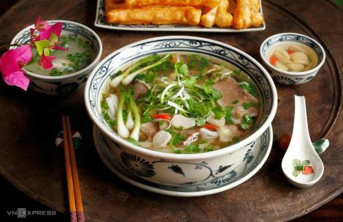 Dich Vong Hotel | Capital Hotel 21 Truong Cong Giai