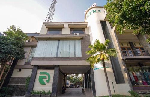 Probolinggo Hotel | Capital O 1430 Hotel Ratna Syariah