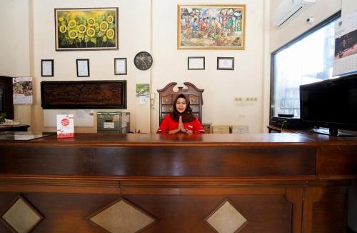 Probolinggo Hotel | Capital O 1430 Hotel Ratna Syariah