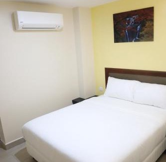 Chinatown Hotel | Capital O 90897 Island City Hotel