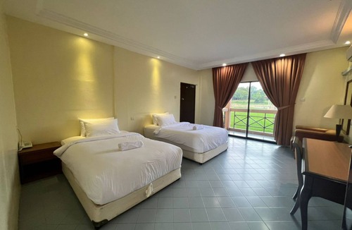 Kampung Kuala Parit Hotel | Capital O 91096 Usas Resort